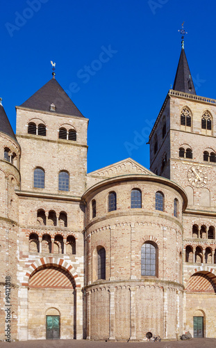 Saint Peter Roman Cathedral, Trier © Rostislav Ageev