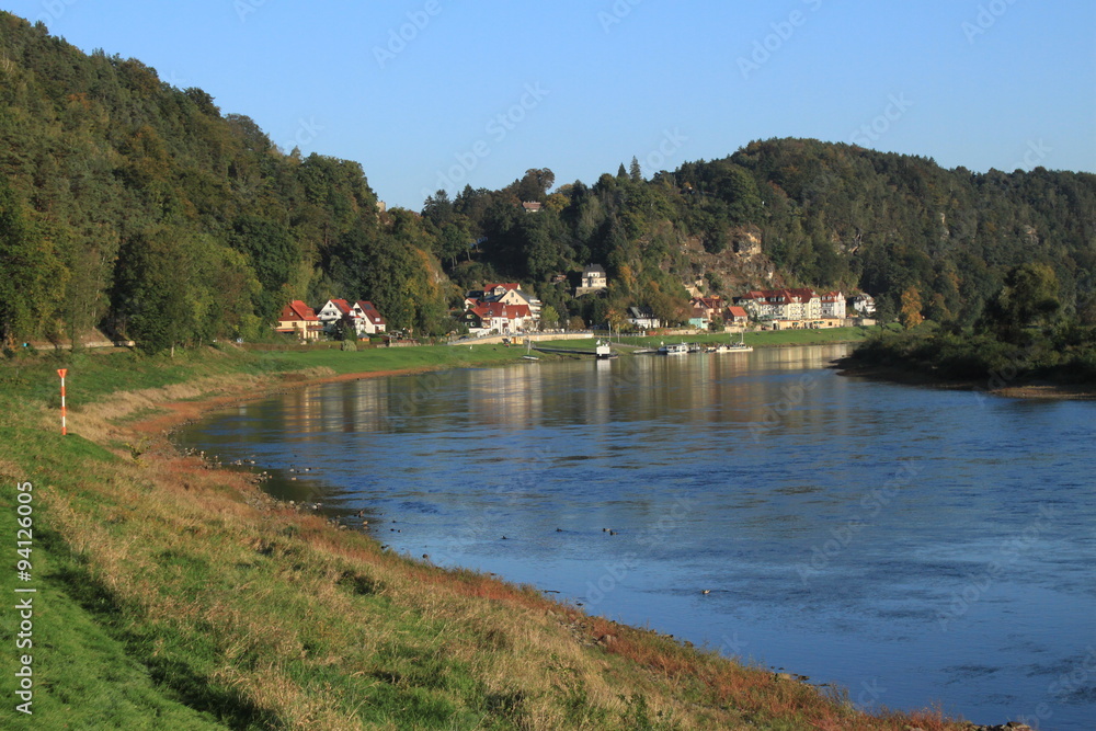 Elbtal bei Rathen in der Sächsischen Schweiz Elbtal bei Rathen in der Sächsischen Schweiz