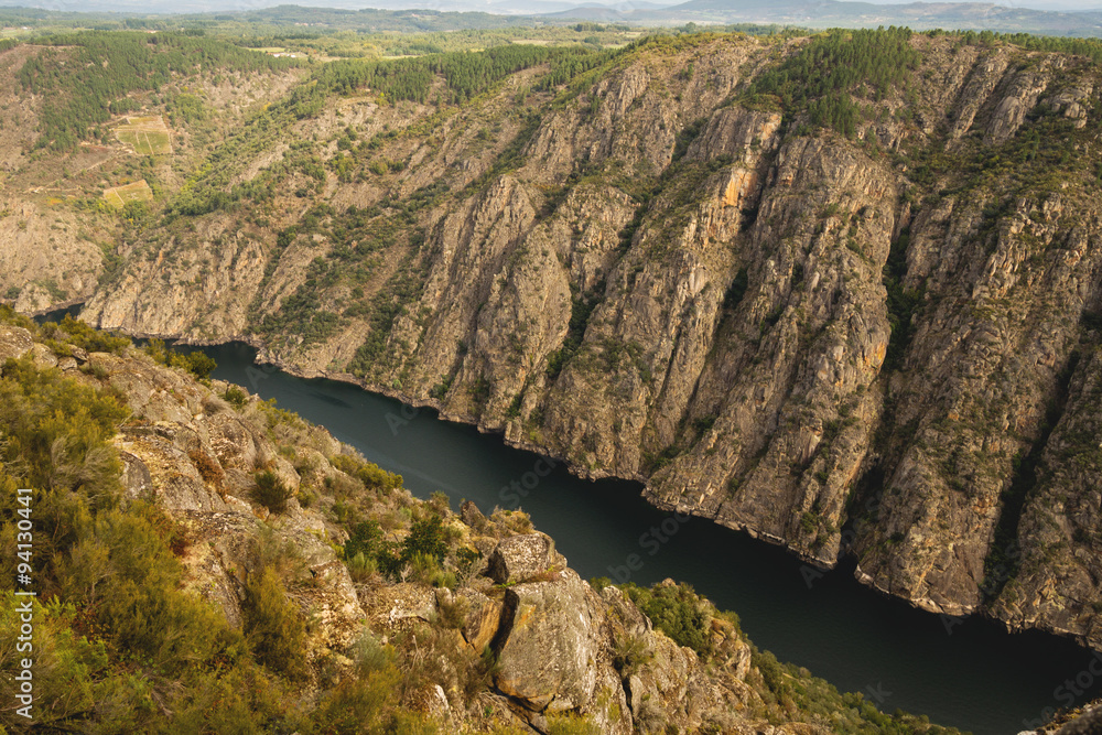 Obraz premium Overlooking the River Sil Canyon