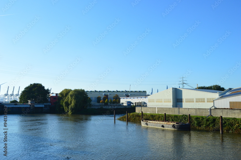 Fototapeta premium Schuppen im Hafen