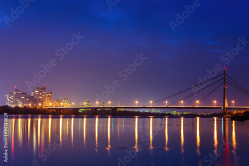 Moskovskyi Brücke in Kiew © Berlin85