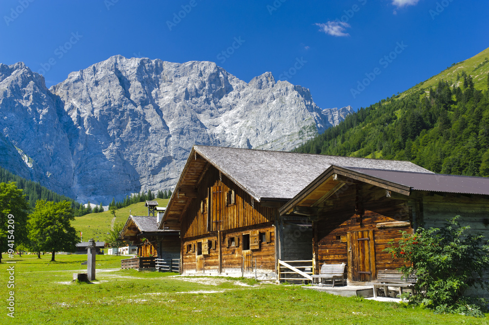 Alm am Großen Ahornboden im Karwendel Gebirge