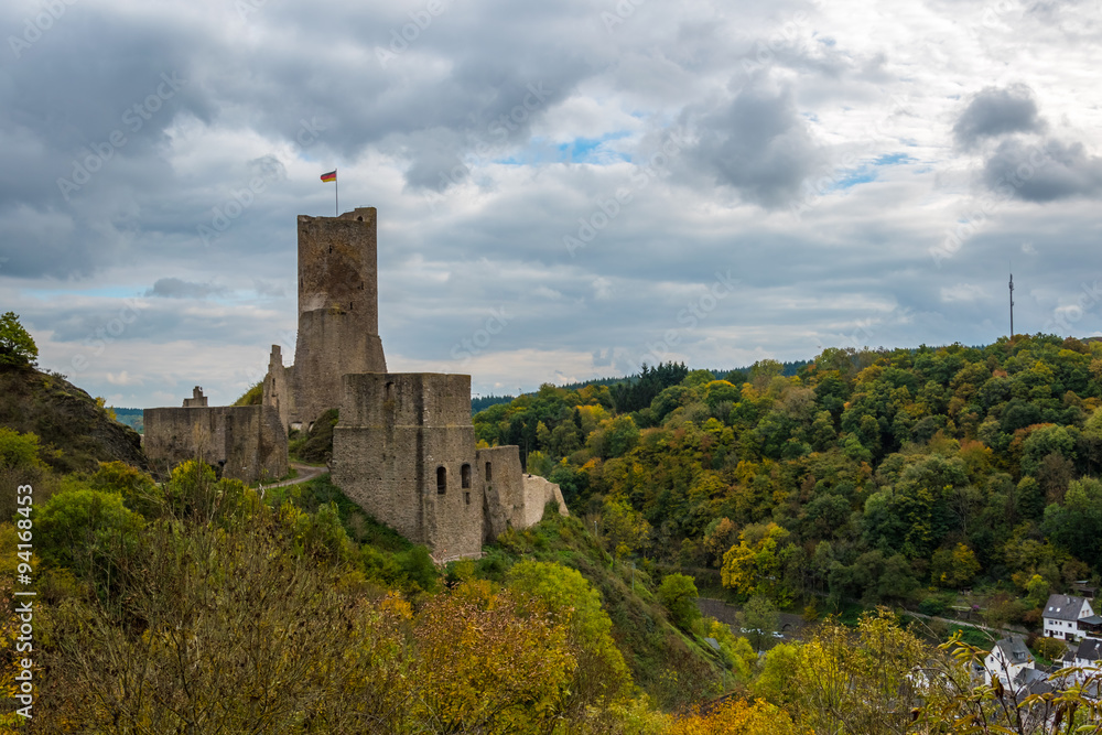 Löwenburg bei Monreal in der Eifel