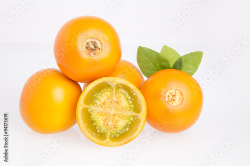 Lulo o naranjilla fruta tropical - Solanum quitoense. photo