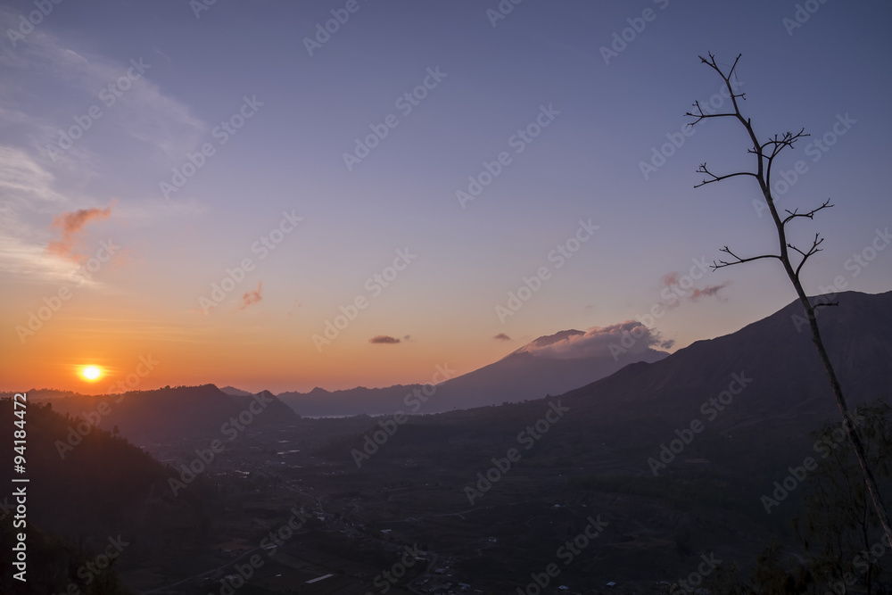 Obraz premium Sunrise at Kintamani view point Bali ,Indonesia.