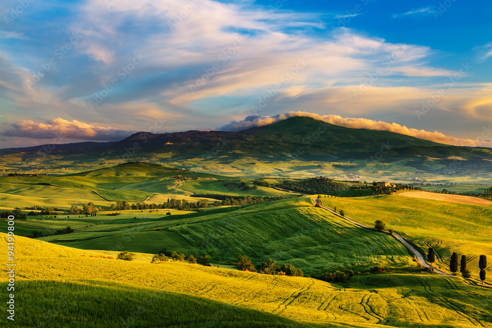 Obraz premium Beautiful and miraculous colors of green spring landscape of Tus