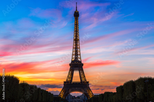 Eiffel Tower at sunset in Paris © Sergii Figurnyi