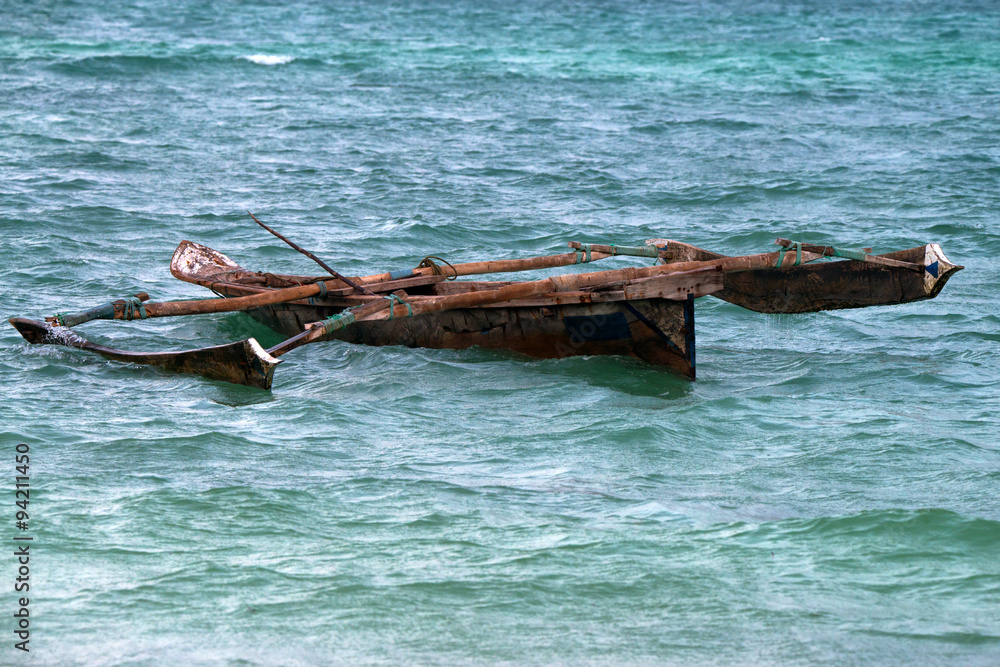 Tropical trimaran boat