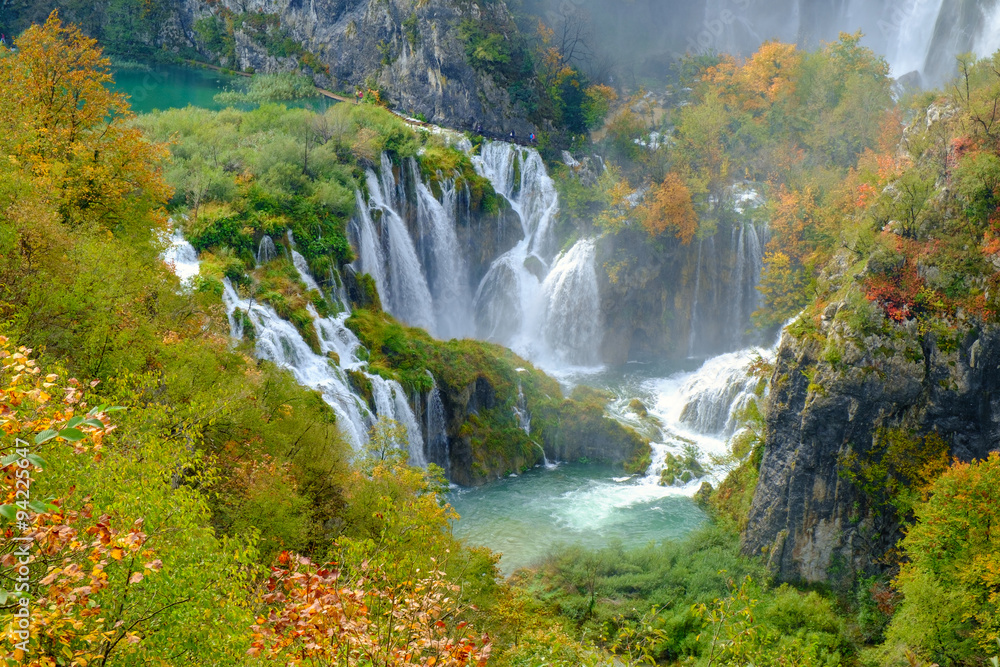 Fototapeta premium Waterfall the Plitvice Lakes in autumn
