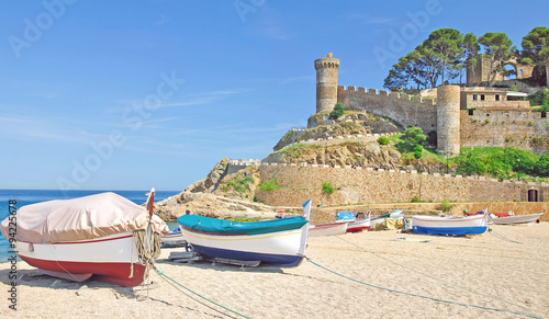 Fototapeta Na plaży w Tossa de Mar na Costa Brava, 