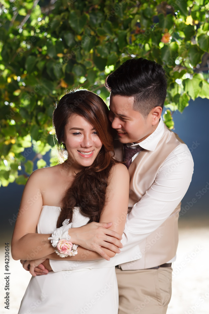 Fototapeta premium pre wedding outdoor romantic sunset