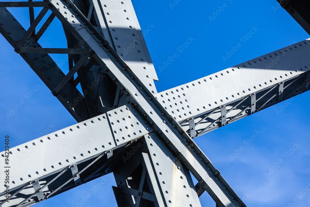 Modern Bridge frame closeup