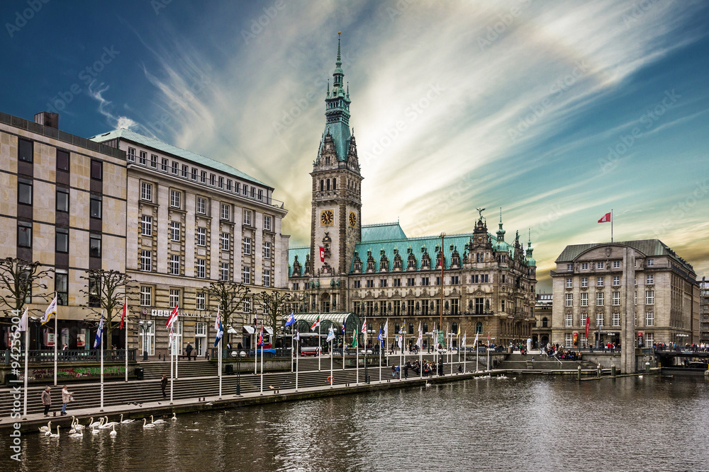 Obraz premium Hamburg, Germany, town hall (Rathous), river Alster