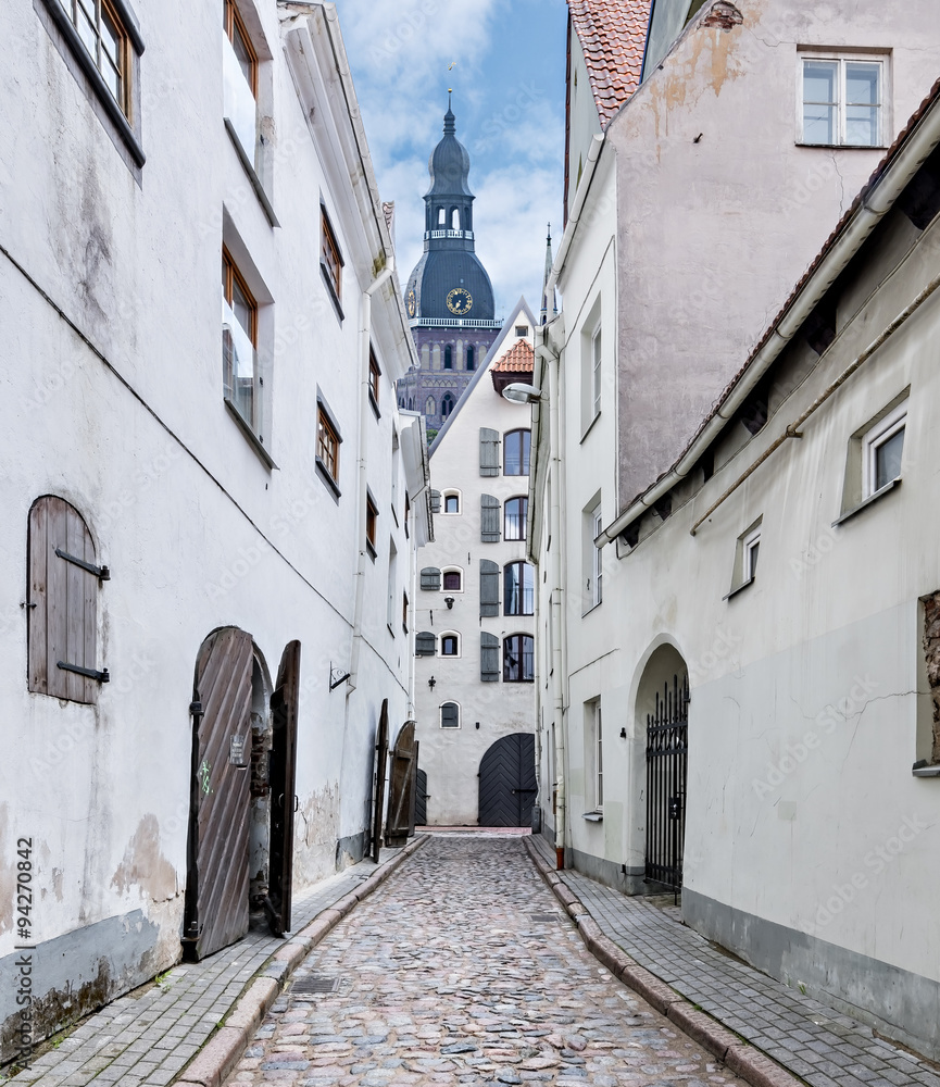 Fototapeta premium Narrow medieval street in old European town