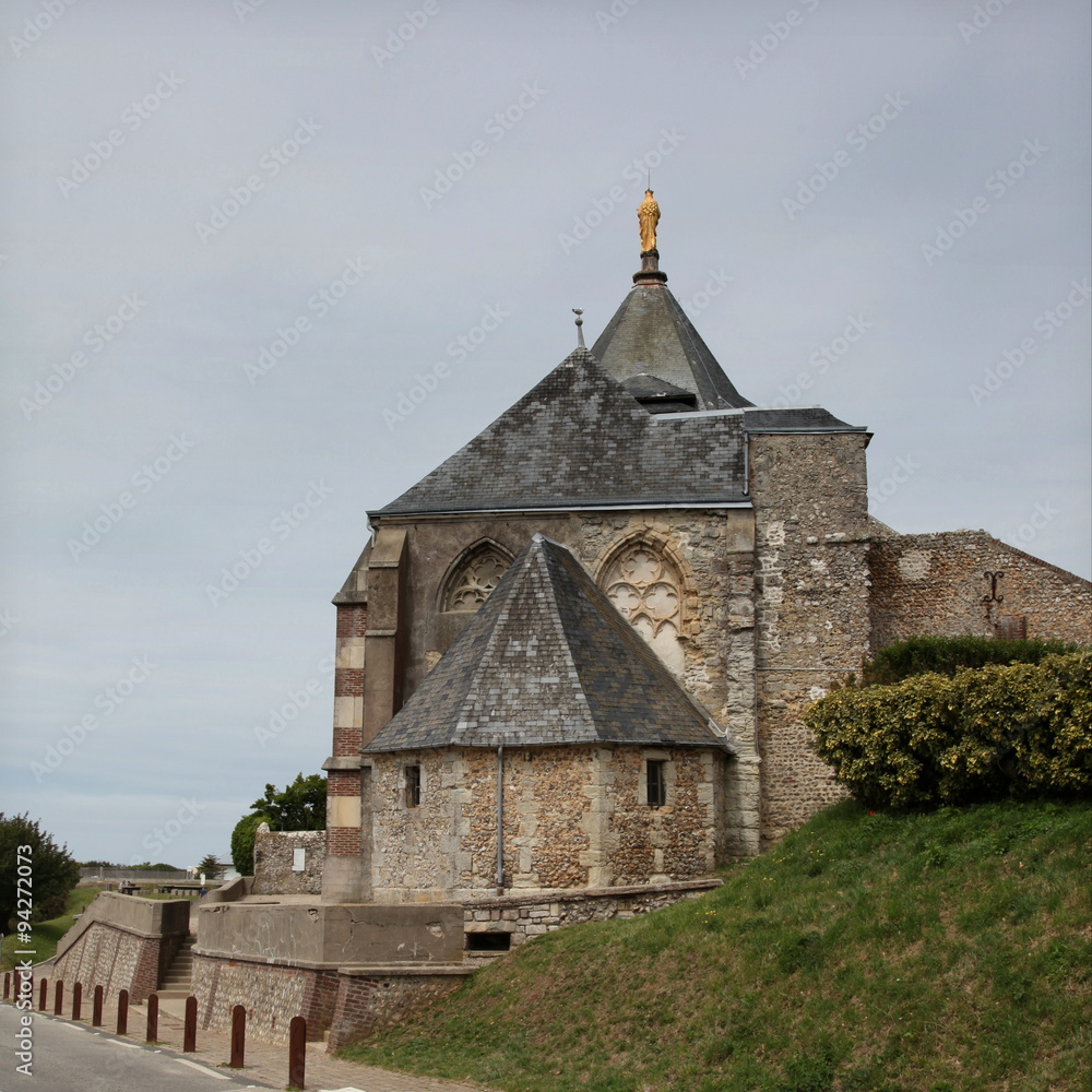 Eglise Notre-Dame-du-Salut face à Fécamp.