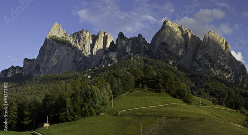 Blick auf die Seiser Berge in Südtirol von Seis aus Gesehen