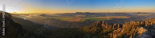 Sonnenaufgang in der Sächsischen Schweiz - Panorama