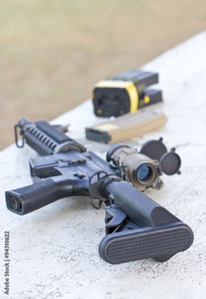 Obraz premium Close up of rifles with magazine.