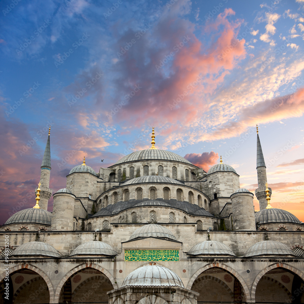 Sultanahmet Blue Mosque and beautiful sunrise sky with