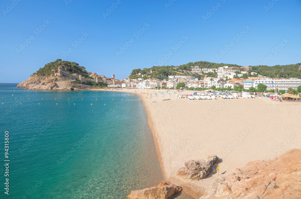 Strand im beliebten Badeort Tossa de Mar an der Costa Brava,Katalonien,Spanien