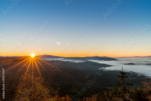 herbstlicher Sonnenaufgang im bayersichen Wald