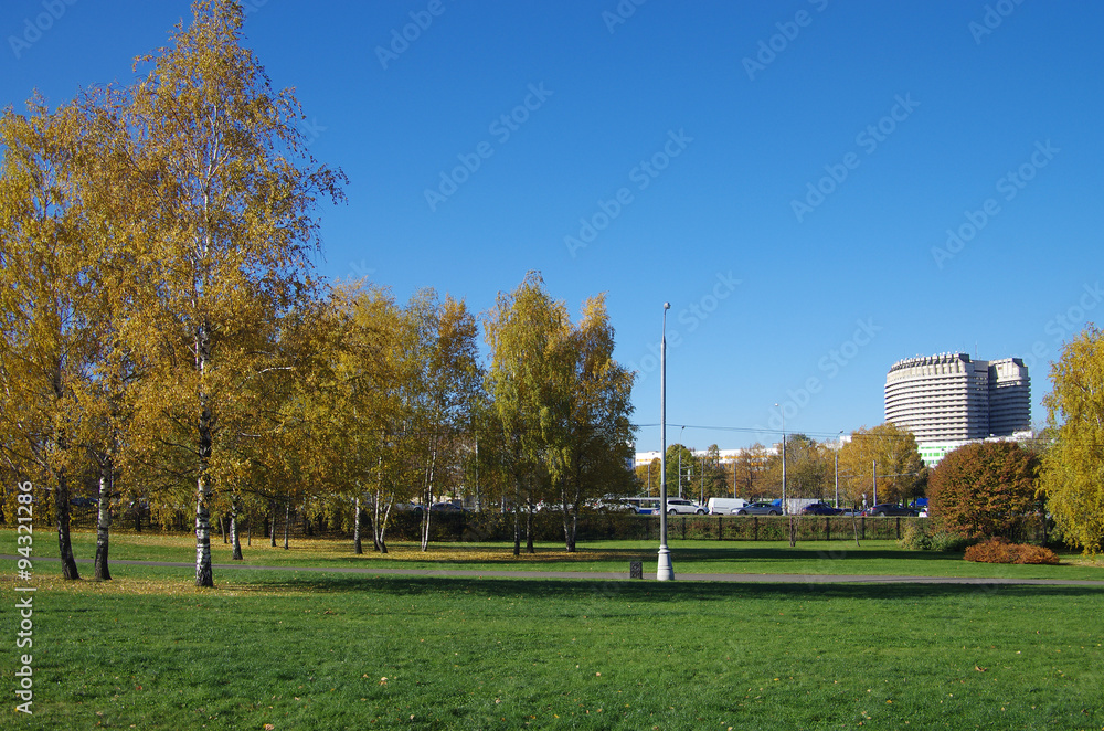 MOSCOW, RUSSIA - October 21, 2015: Park at the Kolomenskoye esta