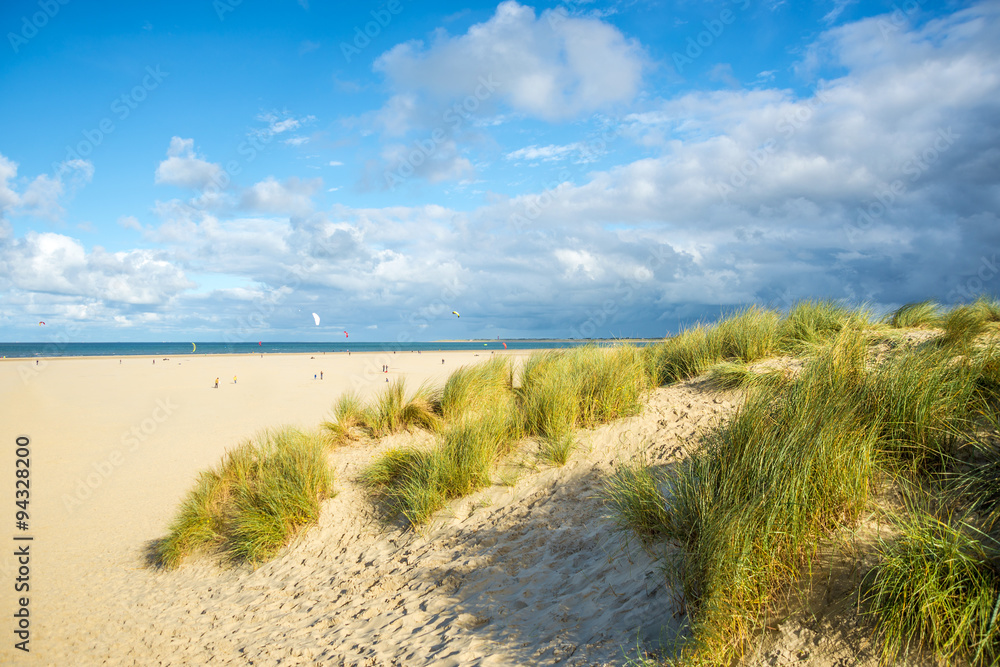 Nordsee Holland mit Strand und Wolken Und Dünen Nordsee Holland mit Strand und Wolken Und Dünen