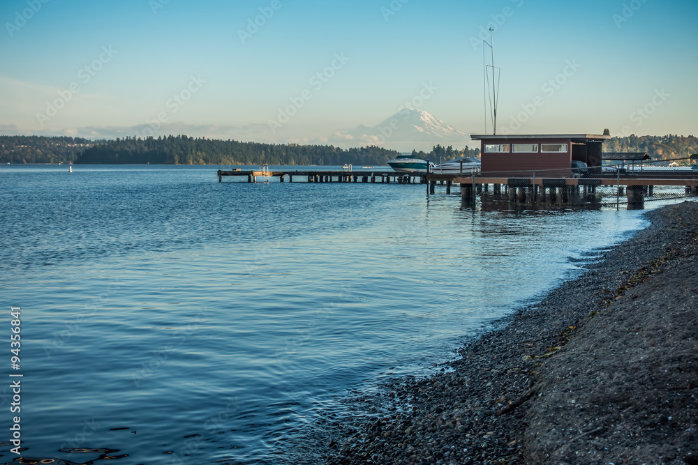 Obraz premium Along Lake Washington - Rainer 5