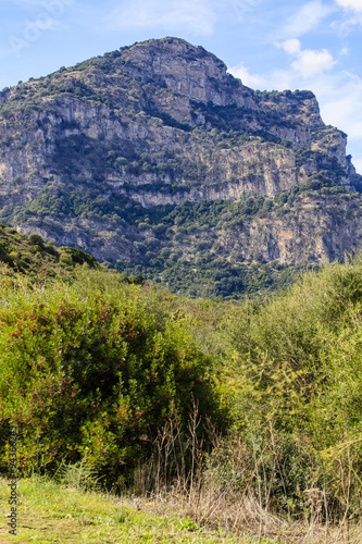 Sardinië, een berg met het gezicht van een liggend meisje.