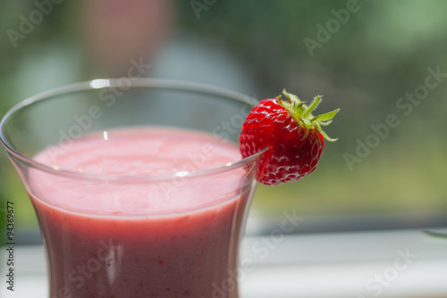 Wallpaper Mural Fresh strawberry smoothie in cocktail glass. Aerial view of a tasty tropical milkshake for a summer party against retro background Torontodigital.ca