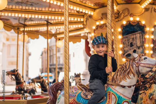 Carousel ride © Viktor Pravdica