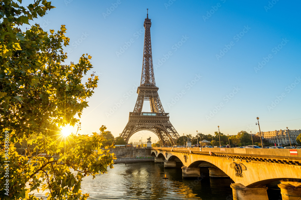 Obraz premium Wieża Eiffla w Paryżu Wieża Eiffla Tour Eiffel