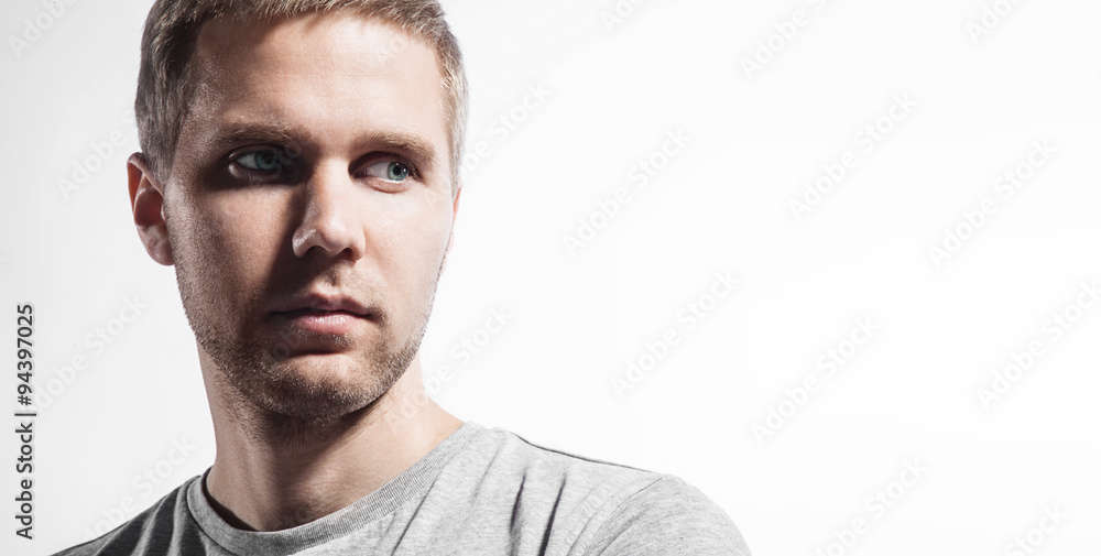 Obraz premium Close-up portrait of a serious man