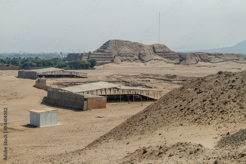 archeological-site-huaca-del-sol-y-de-la-luna-temple-of-the-sun-and