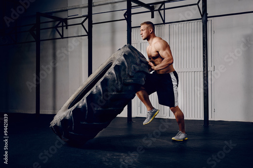 Foto Cross fit tire flip