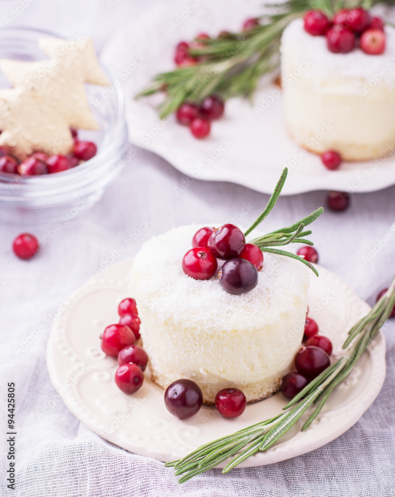 Mini cheesecake with cranberries Mini cheesecake with cranberries