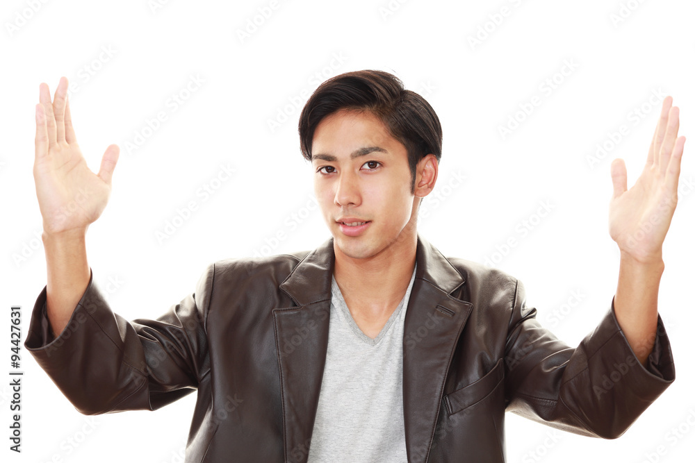 喜ぶ男性 喜ぶ男性