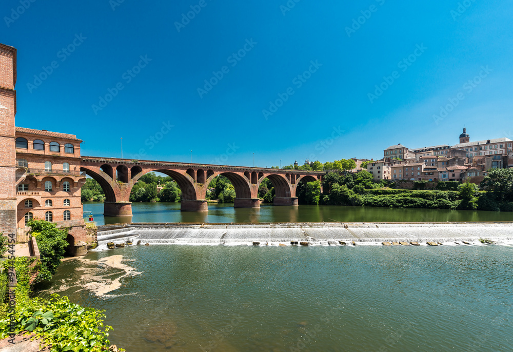 Naklejka premium Old bridge in Albi, France