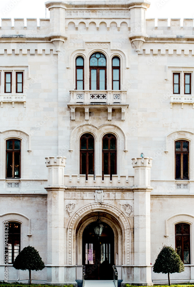 Fototapeta premium miramare castle main door