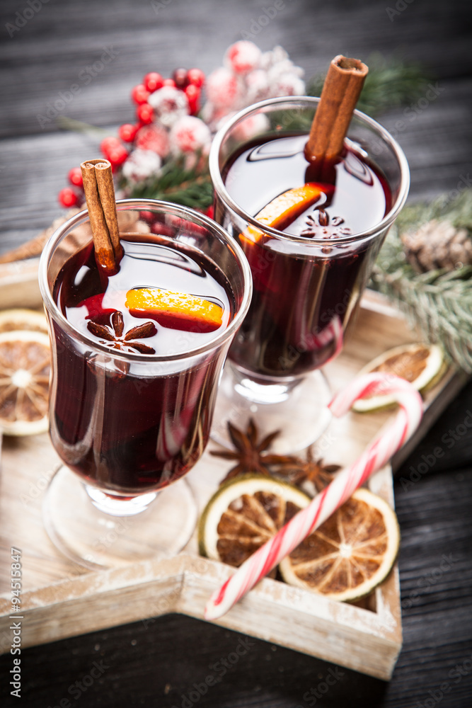 Mulled wine with cinnamon and orange Mulled wine with cinnamon and orange