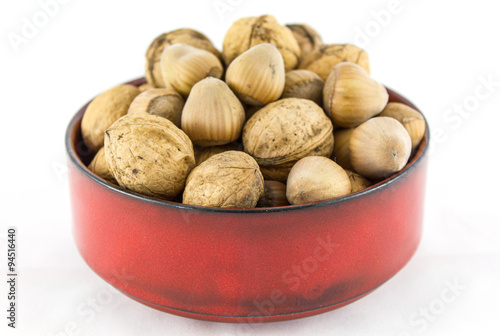 walnuts / Walnuts in a red bowl