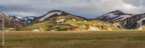 Il Landmannalaugar è una regione situata nella parte interna dell'Islanda, famosa per i suoi magnifici colori photo