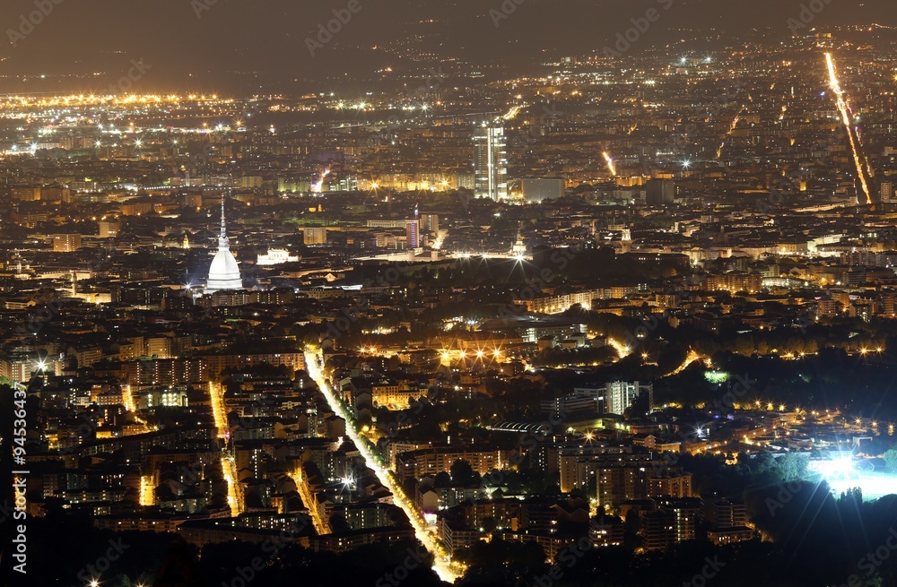 night view of the populous European metropolis with many city li