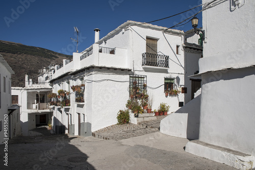 Hermosas calles del municipio de Capileira en las alpujarras de Granada, España