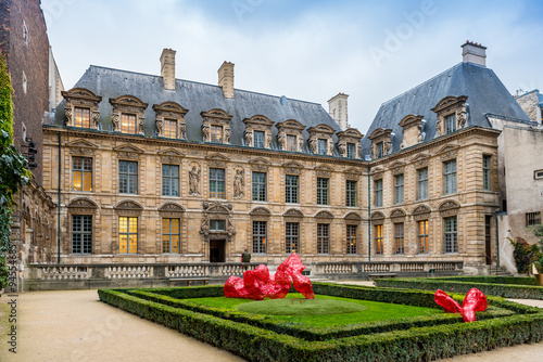 Hôtel de Sully à Paris, France photo