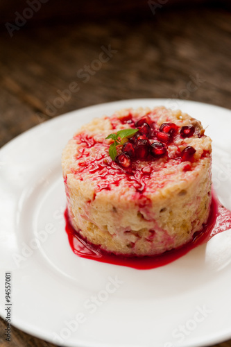 Rice pudding with pomegranate sauce