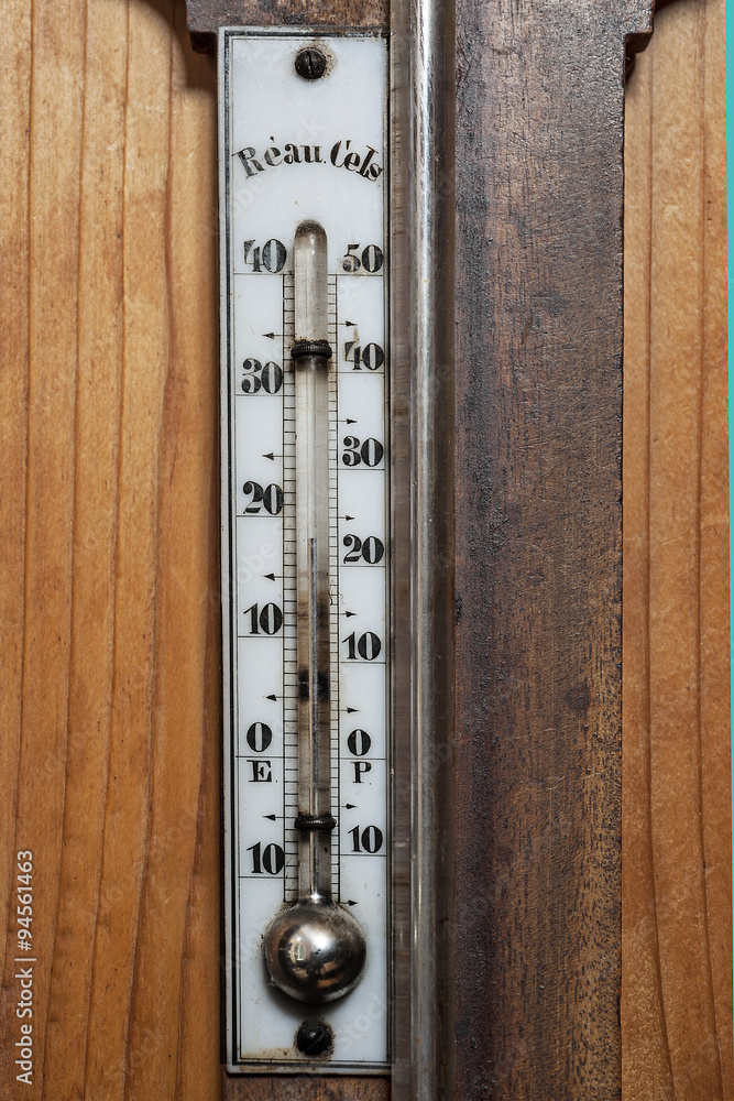 Thermometer mit Réaumur- und Celsiusanzeige, Luzern, Schweiz Stock Photo |  Adobe Stock