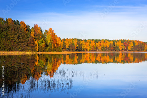 Fototapeta Naklejka Na Ścianę i Meble -  Autumn at the lake in Poland