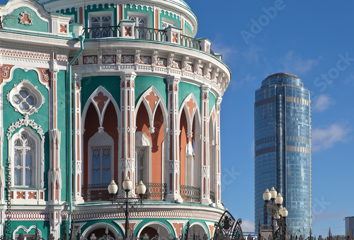 Foto Фрагмент дома Севастьянова и небоскрёб Высоцкий