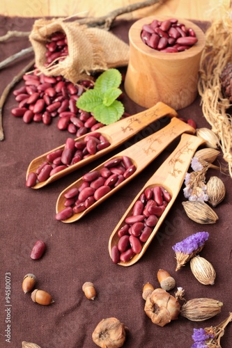 Fototapeta Naklejka Na Ścianę i Meble -  Dried red beans for cooking.